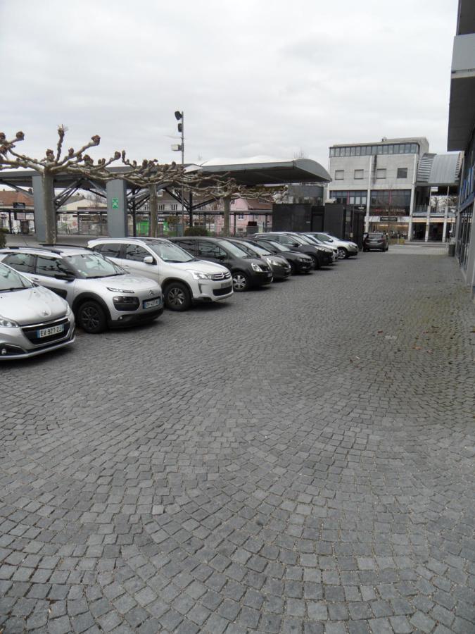 # Studio Bon Emplacement Avec Parking # 伊尔扎克 外观 照片